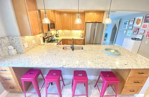 Palm Beach Gardens House | AVAILABLE DEC.! ~ 4 miles to BEACH ~ WALK to Shops, Restaurants; Pet Friendly!