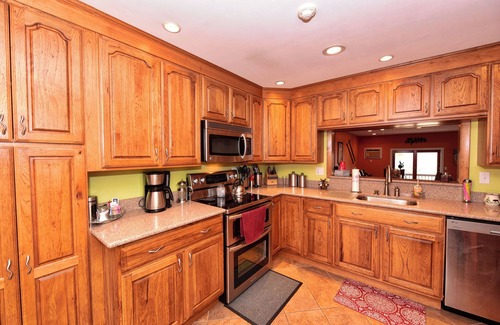 North Conway Condo | Available for the 2025 - 26 Ski Season, Views of Cranmore Mt.