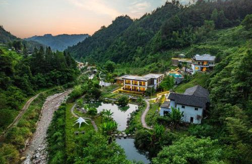 Wulingyuan Hotel | Avatar Peaks Resort - English Service - Complimentary Shuttle to Forest Park Ticket Gate