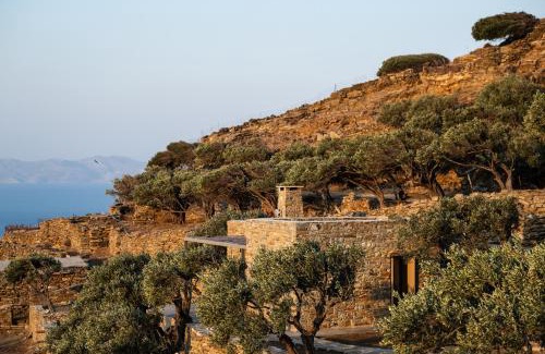 Exomvourgo House | Avdos' olive house - land tales