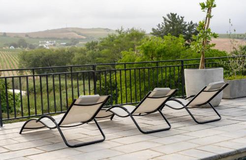 Stellenbosch Apartment | Avemore Hidden Haven - wood fired hot tub and full Backup power
