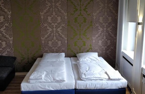 Dusseldorf Old Town Apartment | AVI City Burgplatz Apartments