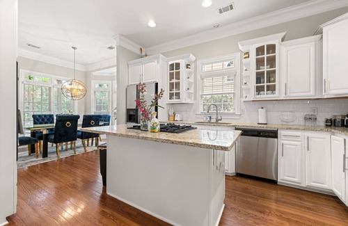 Decatur House | Avondale Estates Retreat Sleep 10 - Spacious 4-bedroom house near Decatur