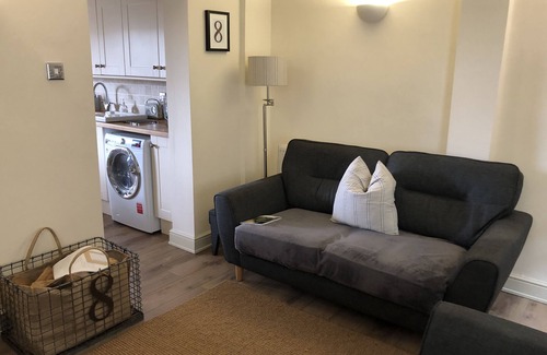 Bridgnorth Cottage | AWARD WINNING Shining Star on the Historic Cartway with River Views