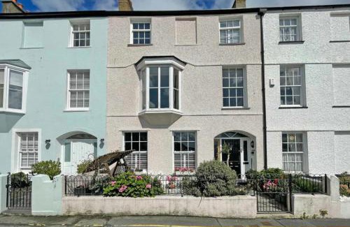 Beaumaris House | Awel y Mor