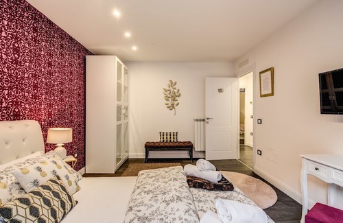 Pisa City Centre Hotel | AwesHome - Hanging Gardens