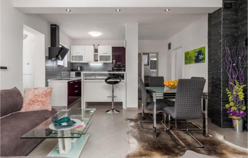 Cesarica Apartment | Awesome Apartment In Cesarica With Wifi