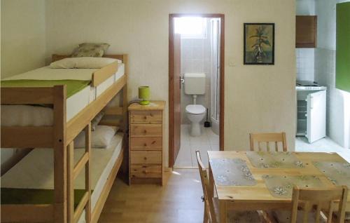 Martinscica Apartment | Awesome Apartment In Martinscica With Kitchen