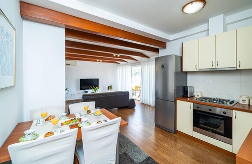 Rozat Apartment | Awesome apartment in Mokosica