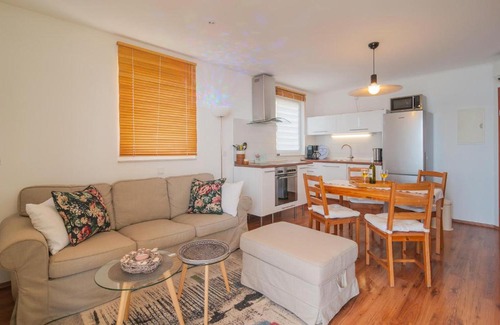 Pisak Apartment | Awesome Apartment In Pisak With House Sea View