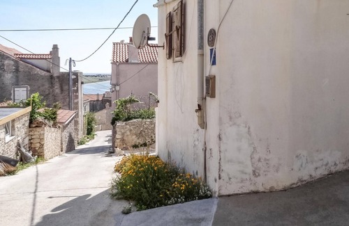 Unije Apartment | Awesome apartment in Unije with WiFi