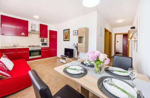 Zdrelac Apartment | Awesome apartment in Zdrelac with WiFi