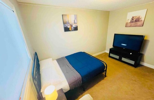 Northwest Edmonton House | Awesome Bedroom