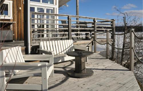 Amotfors House | Awesome Home In Åmotfors With Wifi