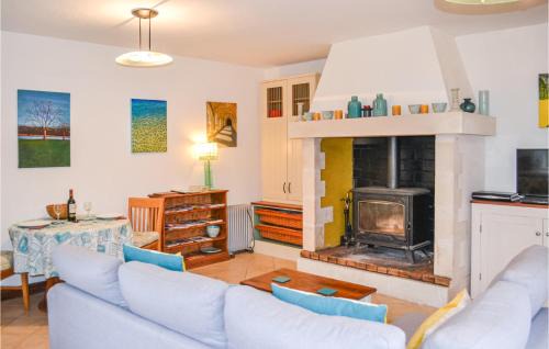 Gabillou House | Awesome Home In Gabillou With Wifi