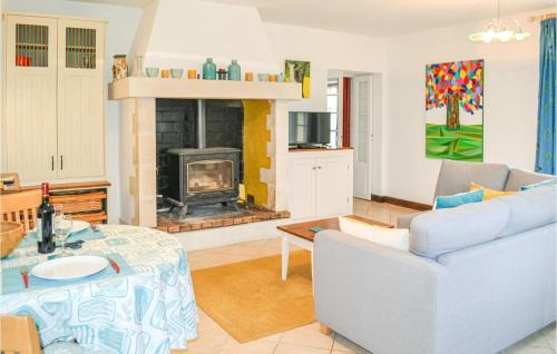 Gabillou House | Awesome Home In Gabillou With Wifi