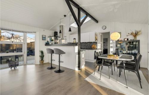 Bork Havn House | Awesome Home In Hemmet With Jacuzzi