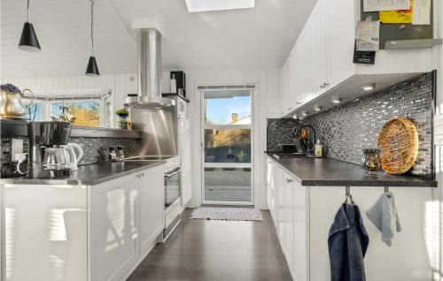 Bork Havn House | Awesome Home In Hemmet With Jacuzzi