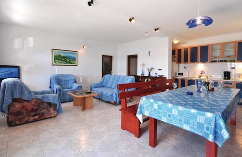 Ruskamen House | Awesome home in Lokva Rogoznica