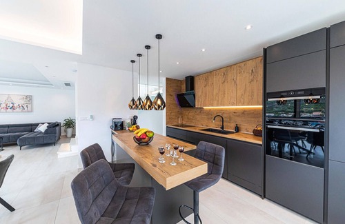 Marina House | Awesome home in Marina