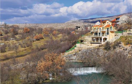 Cavoglave House | Awesome Home In Mirlovic Polje