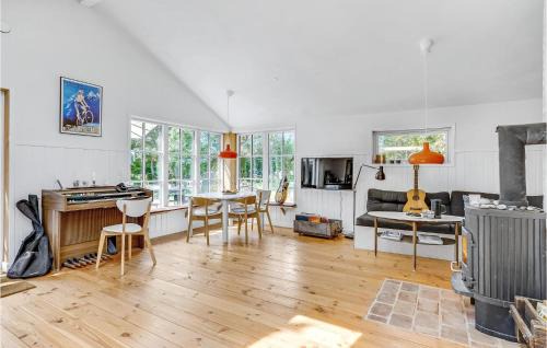 Klint House | Awesome Home In Nykøbing Sj With Wifi