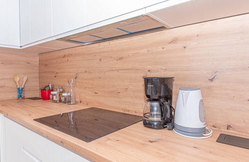 Ruzic House | Awesome home in Ruzic with jacuzzi