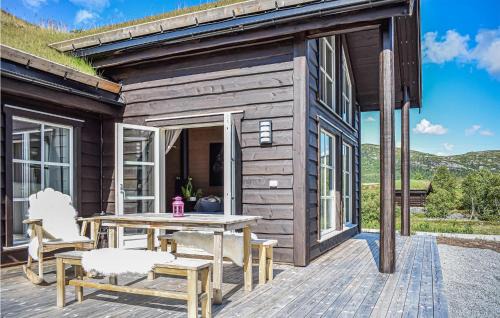 Maurset House | Awesome Home In Vøringsfoss With Wifi