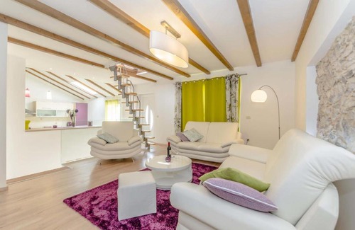 Crno House | Awesome Home In Zadar With 3 Bedrooms, Wifi And Sauna