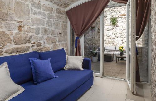 Split House | Awesome Stone House