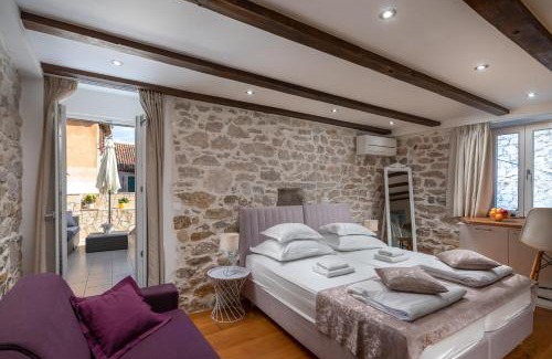 Split House | Awesome Stone House