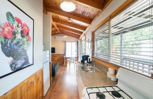 Halls Gap Villa | Awonga Cottages - Grevillea 1Br