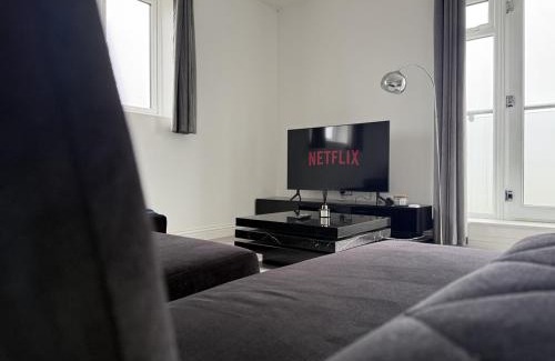 Aylesbury Apartment | Aylesbury Apartment Contractors & Holiday Stays Free Parking