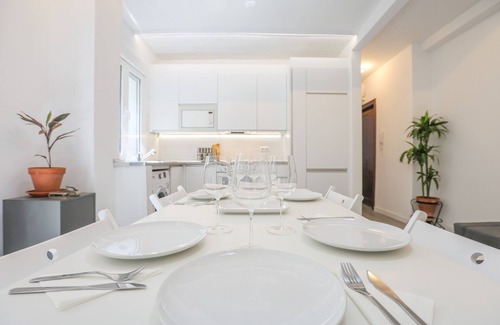 Nervion Apartment | Azahar Gran Plaza - Two Bedroom Apartment, Sleeps 4