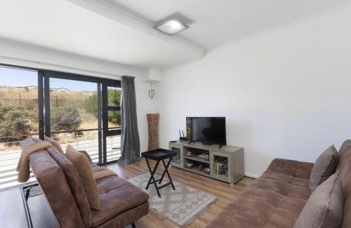 Big Bay Apartment | Azure 11 by Host Agents