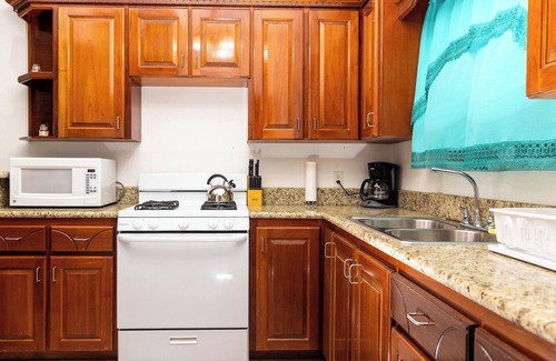 Shoal Bay Apartment | Azure at Bayview - Perfect for a guest or couple and near to Shoal Bay Beach!