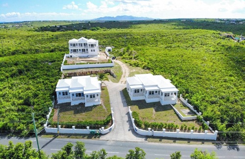 Shoal Bay Apartment | Azure at Bayview - Perfect for a guest or couple and near to Shoal Bay Beach!