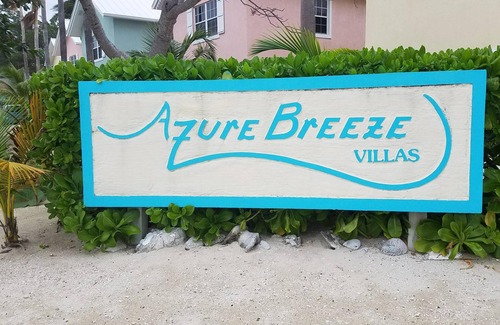 North Side Villa | Azure Breeze 3! Peaceful & Pristine-3Bd, 3 BATH AWAY from crowds! Beachfront!