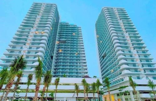 San Fernando Apartment | Azure North at Ethan's Crib, Panoramic Mountain & City Views