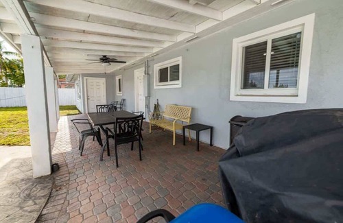 Boulevard Heights House | Azure Palms 4BR 2BA W/Pool