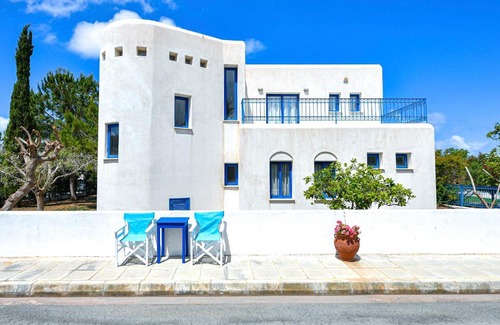 Agios Georgios Pegeias Villa | Azzurro Holiday Villa Ira by Sanders