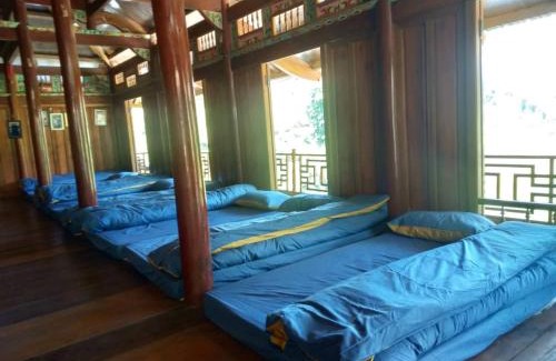 Bac Ha Hotel | Bình Bản Liền Homestay - Vang A Binh