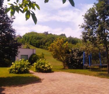Pannonhalma Apartment | Bíbor-lak ökoszálláshely