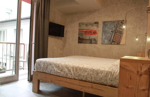 Madonna di Tirano House | B&B Corte Rossa