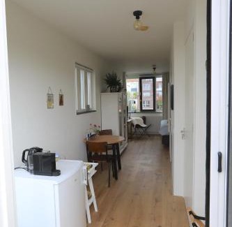 Amsterdam East Bed & Breakfast | B&B De Zwanebloem