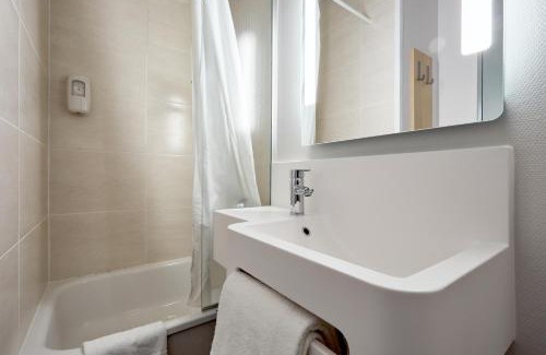 Le Val-Saint-Pere Hotel | B&B HOTEL AVRANCHES Baie du Mont St-Michel