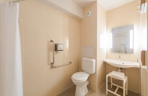 Nouan-sur-Loire Hotel | B&B HOTEL Blois Sud Vineuil