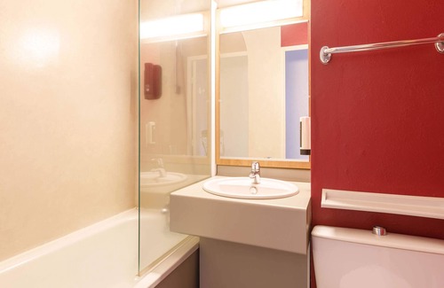 Vals-pres-le-Puy Hotel | B&B HOTEL Le Puy-en-Velay