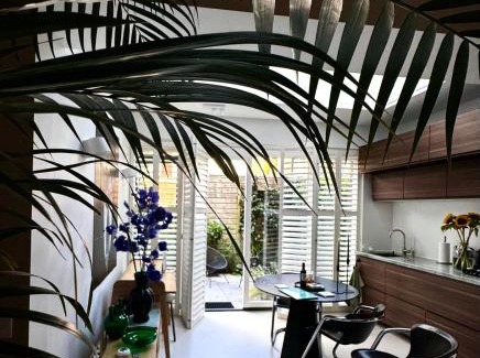 Amsterdam East Bed & Breakfast | B&B Urban Oasis with Free Parking