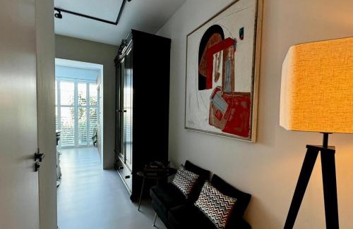 Amsterdam East Bed & Breakfast | B&B Urban Oasis with Free Parking